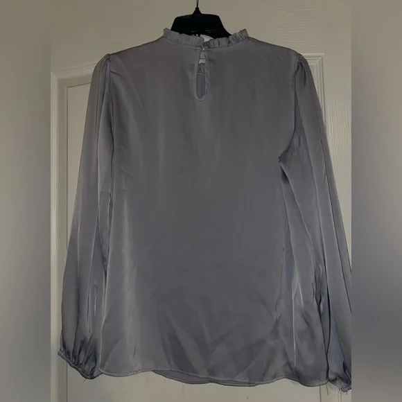 NWOT Bundle of 2 silky tops. Burgundy and grey size medium - Picture 7 of 9